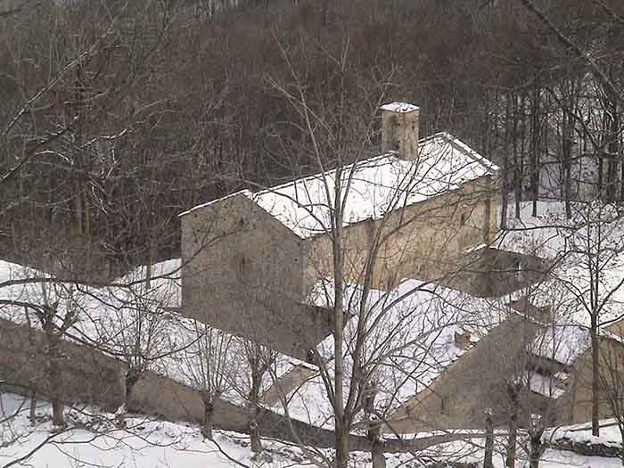 montebenedetto-neve1 La certosa di Montebenedetto sotto la neve in una bella immagine tratta da