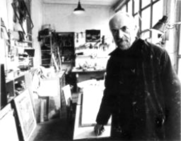 Francesco Casorati nel suo studio